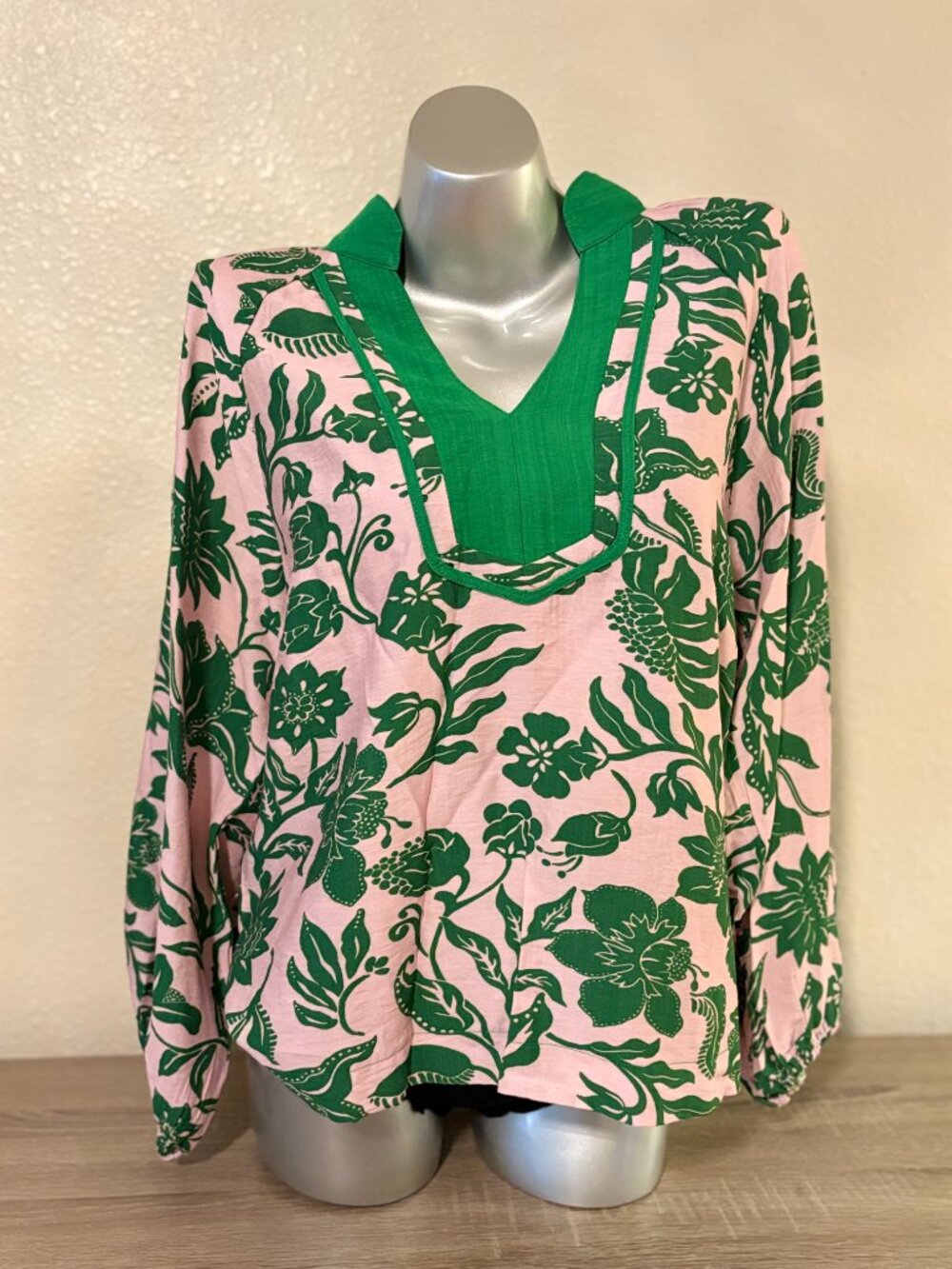 Brand New Umgee Blouse Size Small